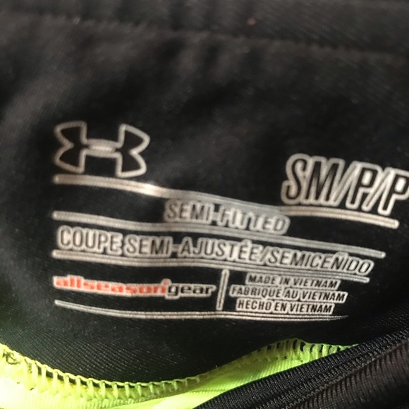 Exercise shorts - Picture 3 of 6